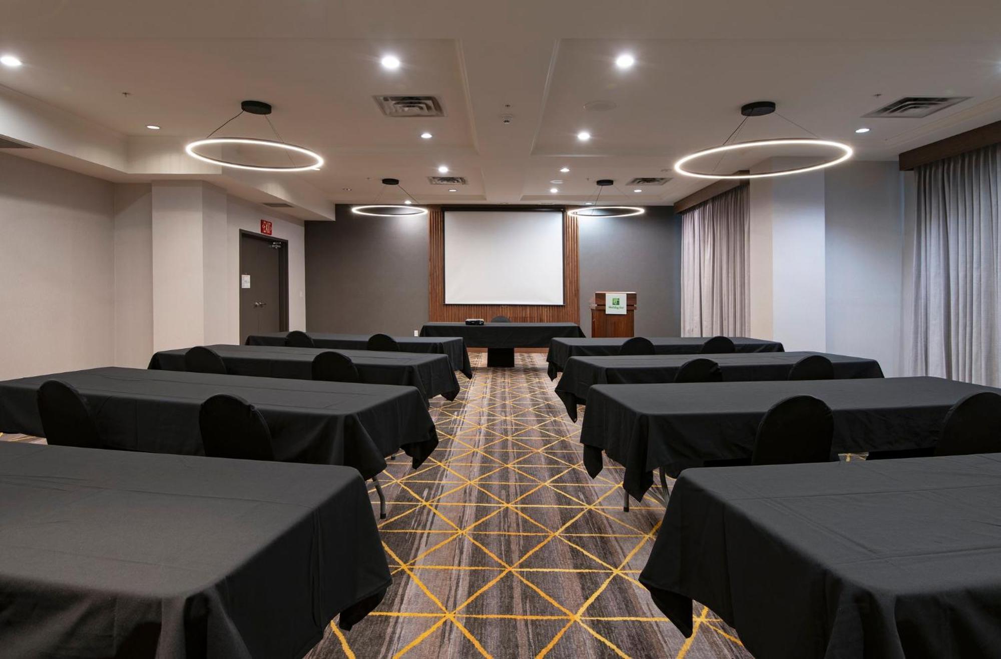 Holiday Inn Hotel And Suites-Kamloops By Ihg Exterior foto