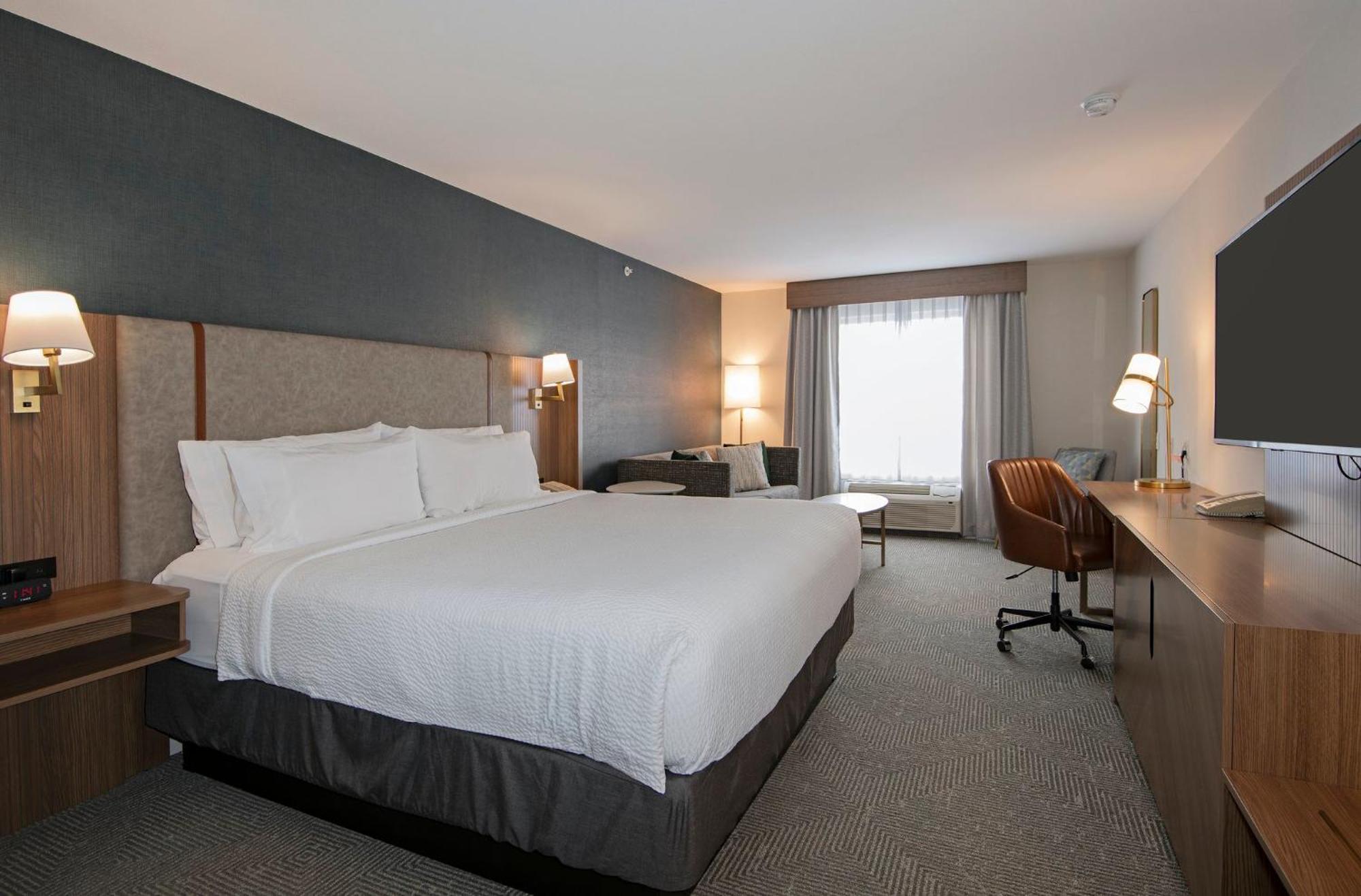 Holiday Inn Hotel And Suites-Kamloops By Ihg Exterior foto