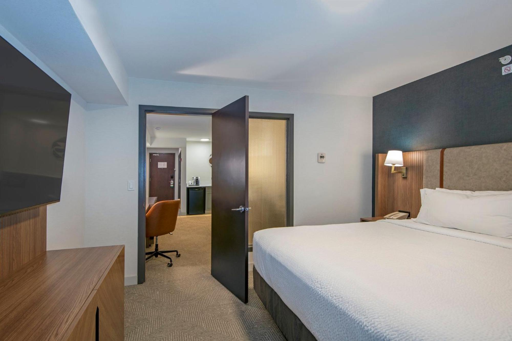 Holiday Inn Hotel And Suites-Kamloops By Ihg Exterior foto