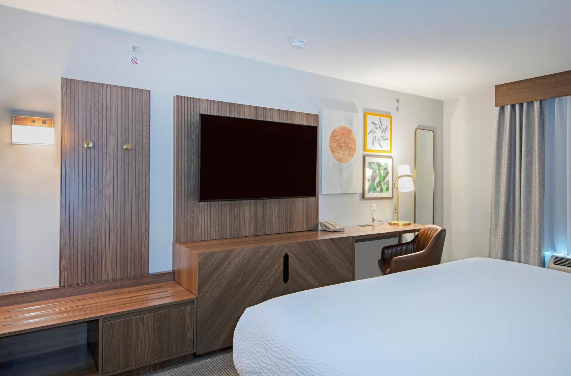 Holiday Inn Hotel And Suites-Kamloops By Ihg Exterior foto